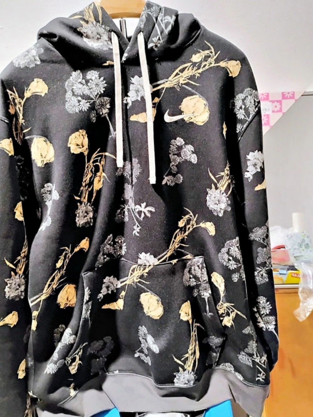 Men's Nike Sportswear Floral Pullover Hoodie in Black & Gray XL
